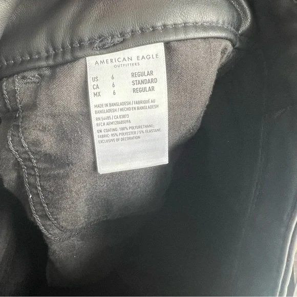 American Eagle Faux Leather Black Hi Rise Jeggings Size 6 - Picture 6 of 6